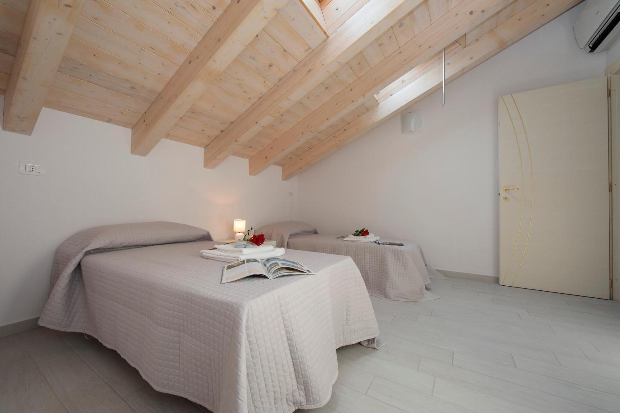 Silver Lake Apartment - Happy Rentals Angera Exteriér fotografie
