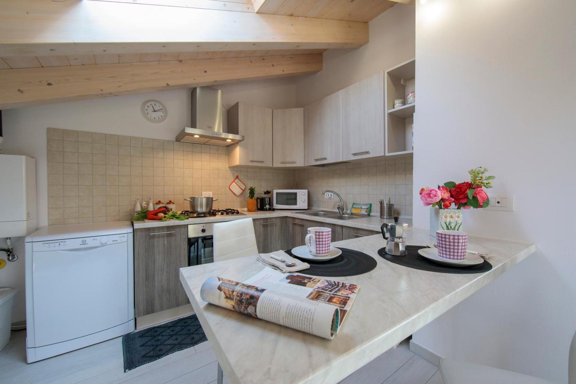 Silver Lake Apartment - Happy Rentals Angera Exteriér fotografie