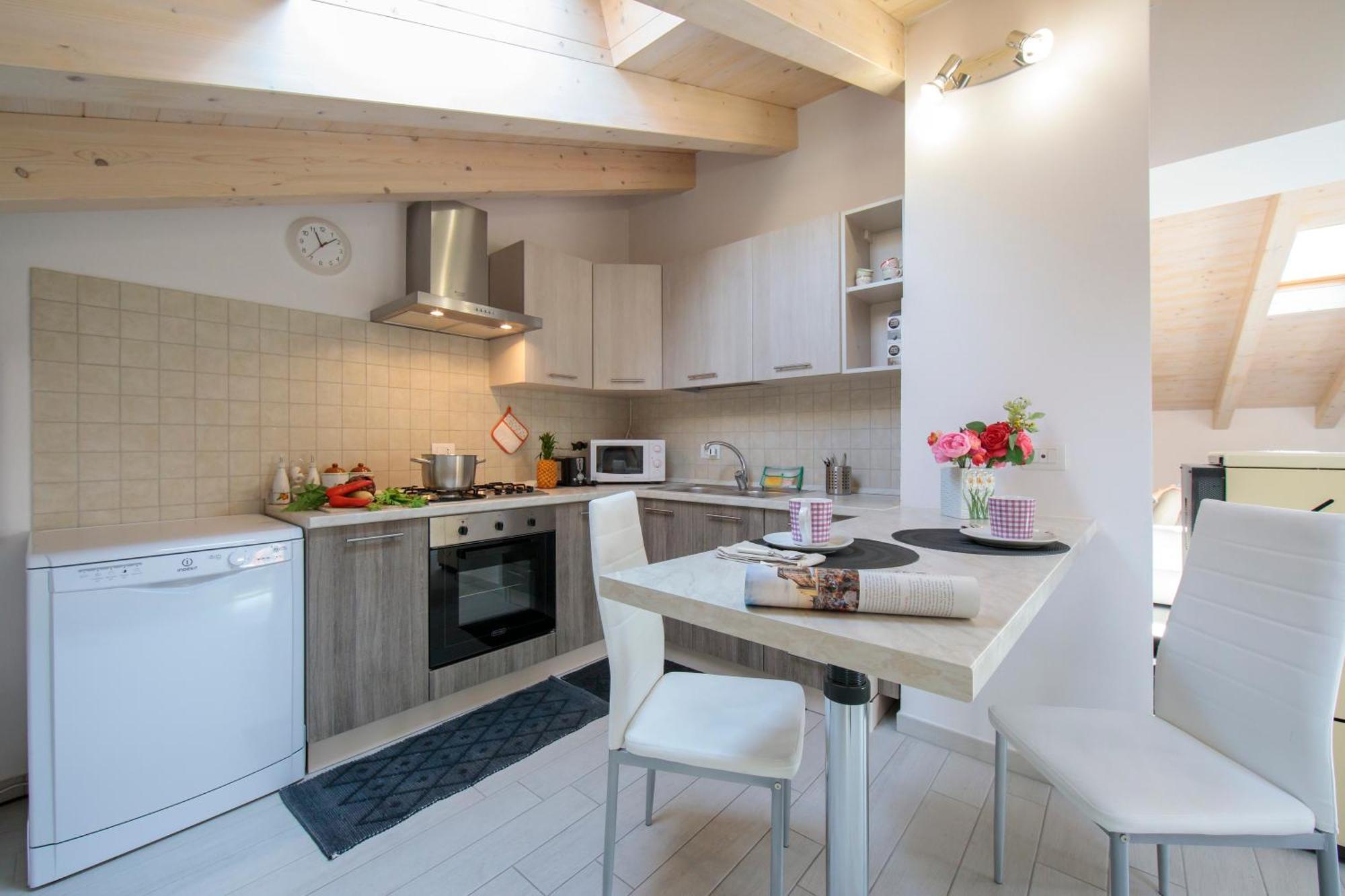 Silver Lake Apartment - Happy Rentals Angera Exteriér fotografie